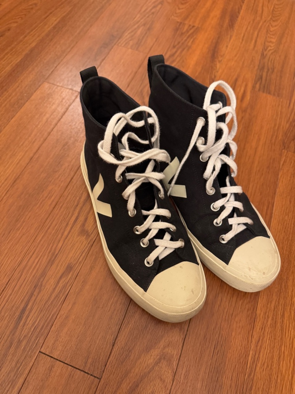 Vejas Wata Li Black High-Top Canvas Sneakers